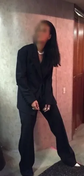 Astrid, 23