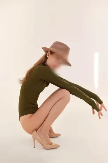 Claudia, 30