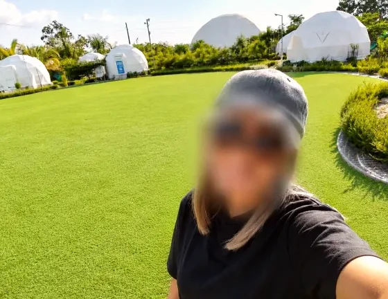 Claudia, 35