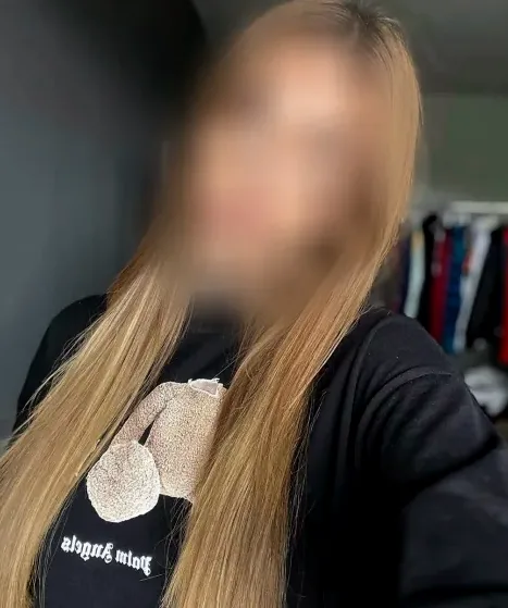 Elisa, 28