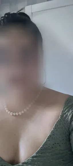 Ingrid, 39