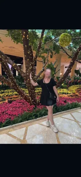 Marina, 25