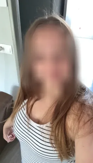 Michaela, 29