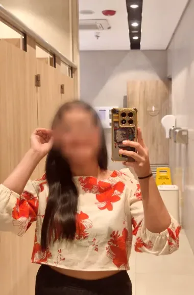 Mirela, 31