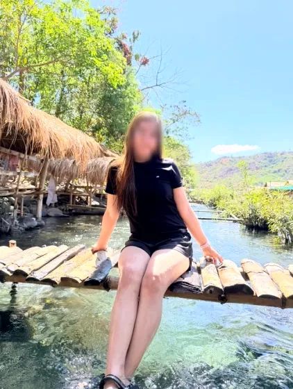 Nadine, 29