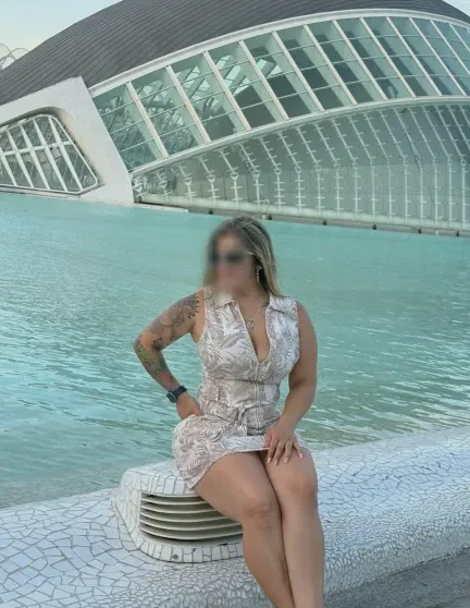 Nadine, 32