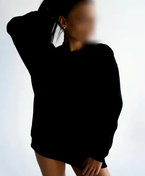 Nicole, 29