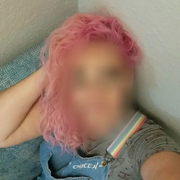 Nina, 28