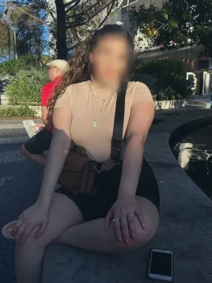 Rosa, 39