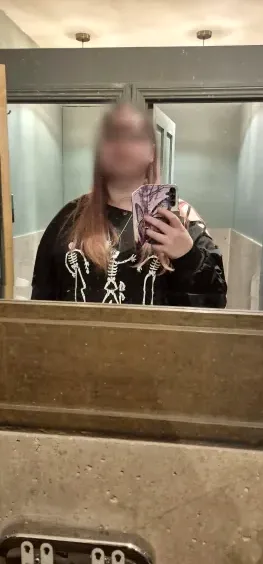 Rosa, 21