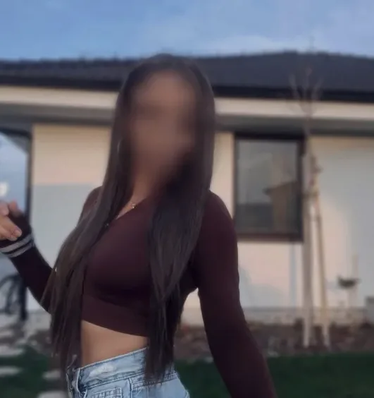 Sandra, 32