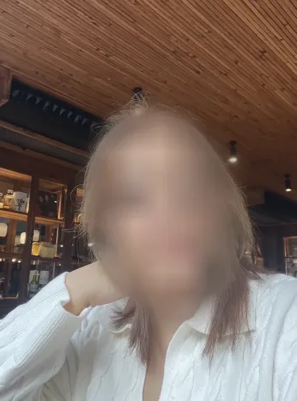 Stefanie, 40