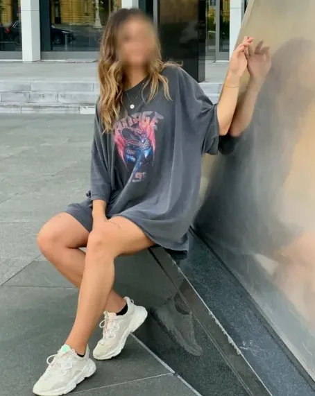 Stefanie, 23