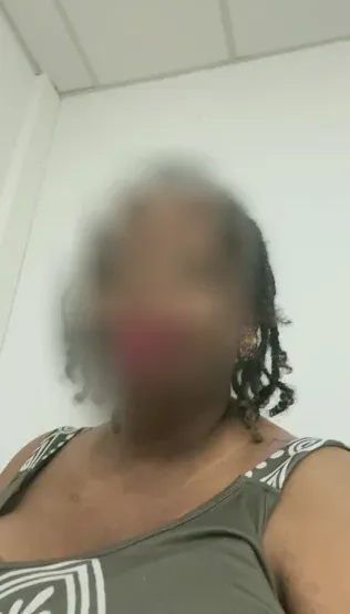 Yvonne, 32